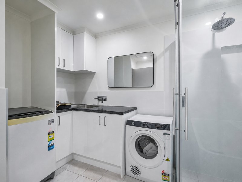 Photo - 24 Amara Crescent, Forest Lake QLD 4078 - Image 12