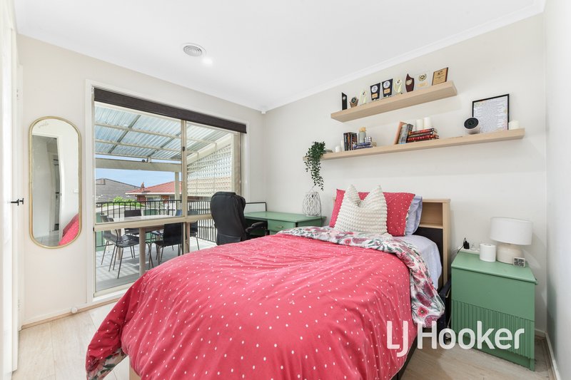 Photo - 24 Amber Drive, Hampton Park VIC 3976 - Image 12