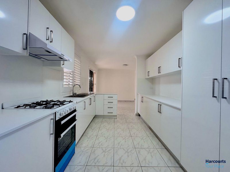 Photo - 24 Aminta Crescent, Hassall Grove NSW 2761 - Image 3