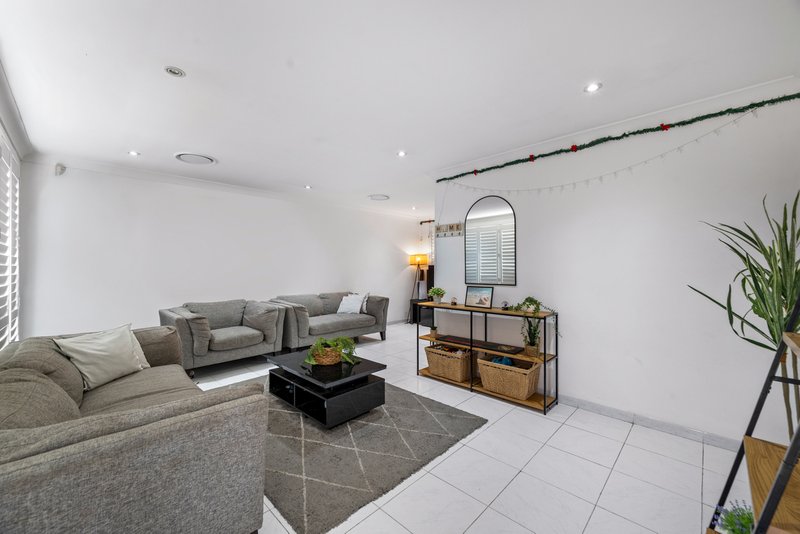 Photo - 24 Aminta Crescent, Hassall Grove NSW 2761 - Image 2