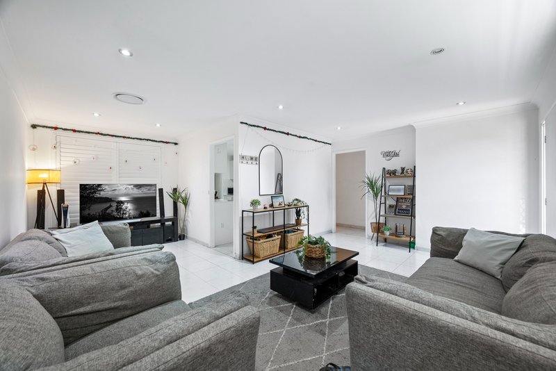 Photo - 24 Aminta Crescent, Hassall Grove NSW 2761 - Image 3