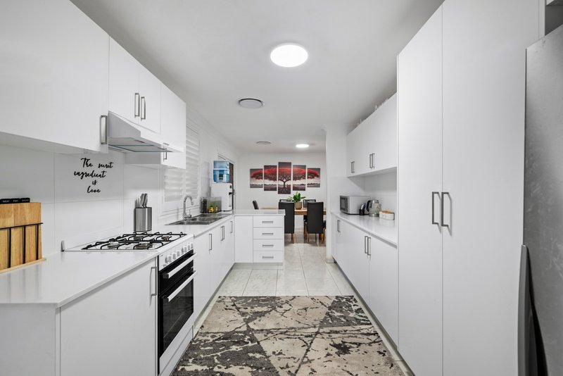 Photo - 24 Aminta Crescent, Hassall Grove NSW 2761 - Image 4