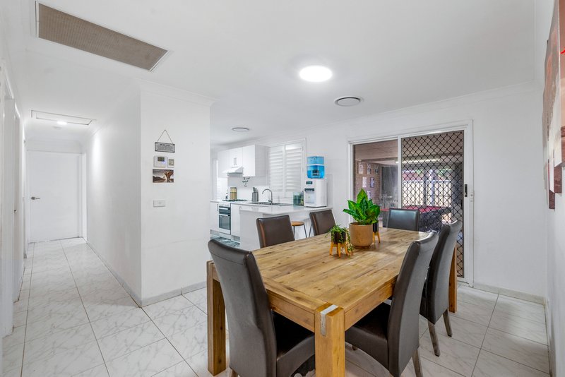 Photo - 24 Aminta Crescent, Hassall Grove NSW 2761 - Image 5