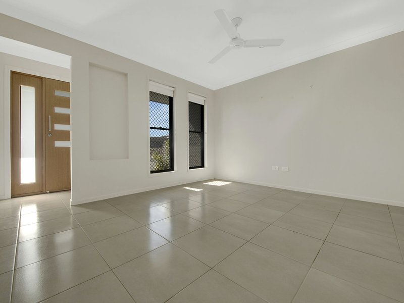 Photo - 24 Anchor Street, Tannum Sands QLD 4680 - Image 2