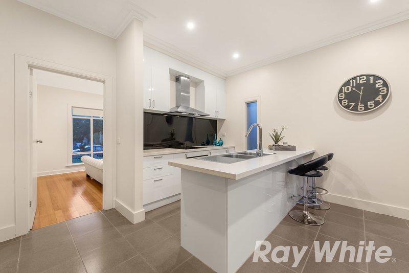 Photo - 24 Andrews Street, Burwood VIC 3125 - Image 3