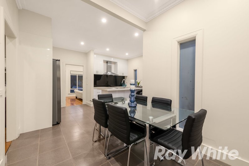 Photo - 24 Andrews Street, Burwood VIC 3125 - Image 4