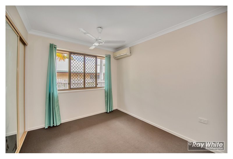 Photo - 24 Anna Street, Norman Gardens QLD 4701 - Image 15