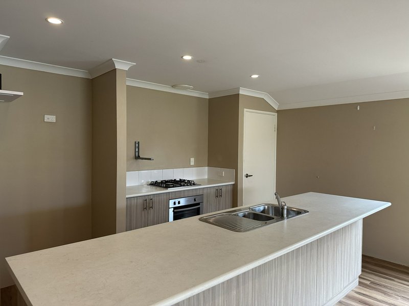 Photo - 24 Anthony Gardens, Baldivis WA 6171 - Image 5