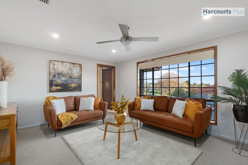 Photo - 24 Antonia Circuit, Hallett Cove SA 5158 - Image 3