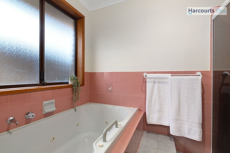 Photo - 24 Antonia Circuit, Hallett Cove SA 5158 - Image 11