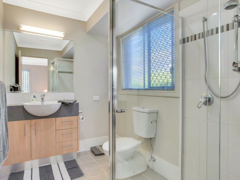 Photo - 24 Antonson Crescent, Mudgeeraba QLD 4213 - Image 6