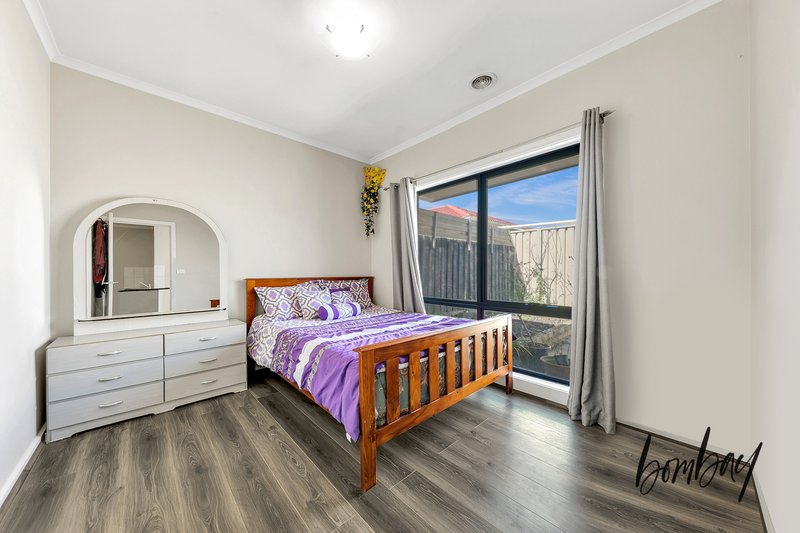 Photo - 2/4 Appin Court, Meadow Heights VIC 3048 - Image 10