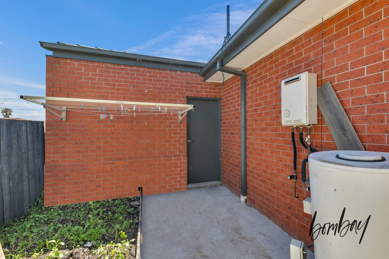 Photo - 2/4 Appin Court, Meadow Heights VIC 3048 - Image 12