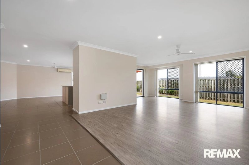 Photo - 24 Aqua Crescent, Redland Bay QLD 4165 - Image 2
