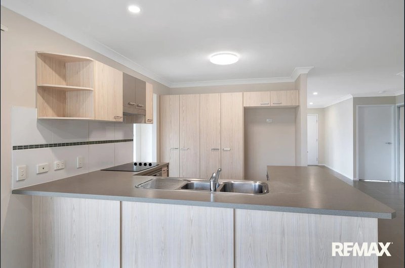 Photo - 24 Aqua Crescent, Redland Bay QLD 4165 - Image 4