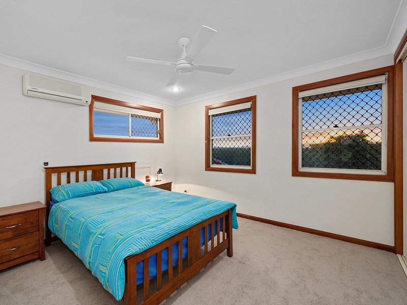 Photo - 24 Aquarius Place, Bridgeman Downs QLD 4035 - Image 13