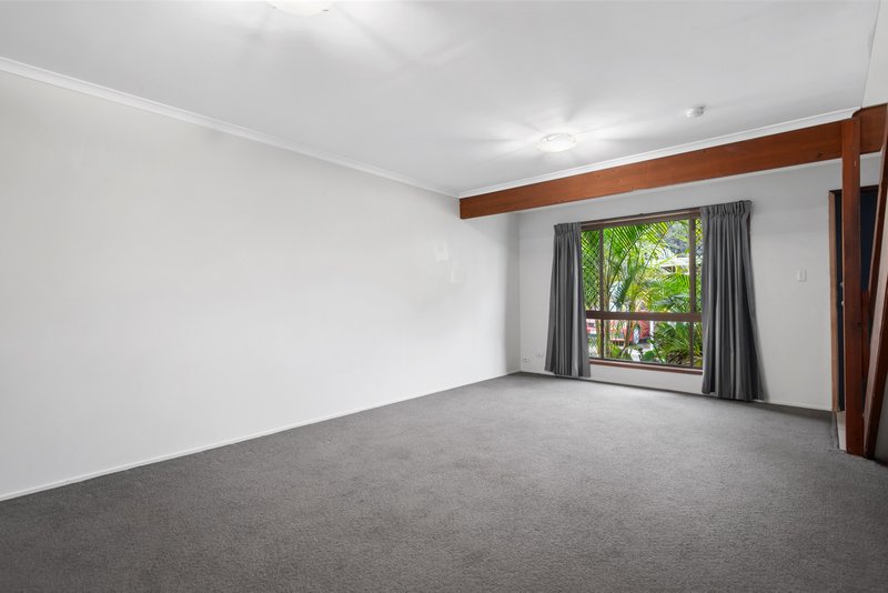 Photo - 2/4 Arac Street, Woodridge QLD 4114 - Image 5