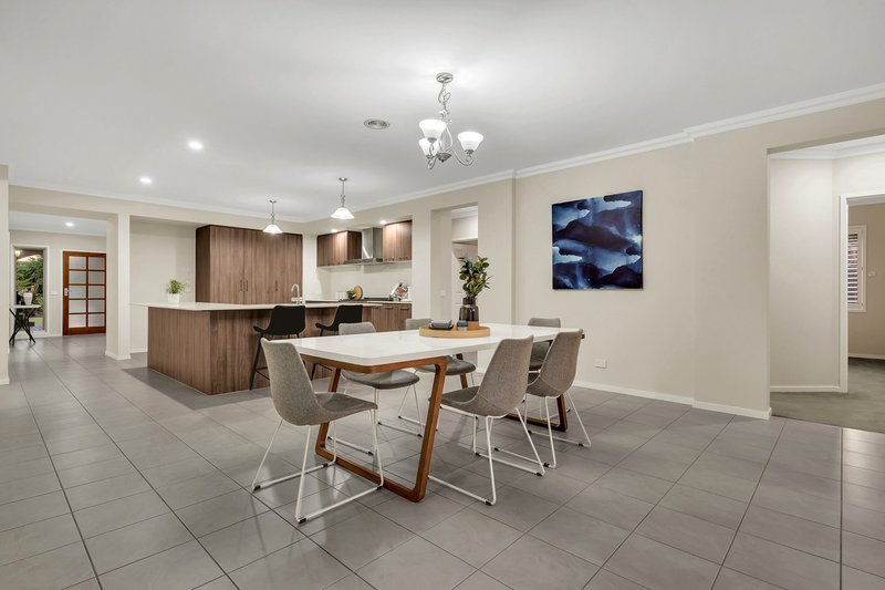 Photo - 24 Arapiles Avenue, Craigieburn VIC 3064 - Image 10