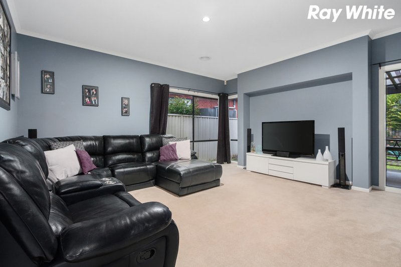 Photo - 24 Arbour Rise, Pakenham VIC 3810 - Image 11