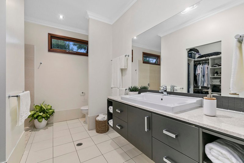 Photo - 24 Arnold Street, Holland Park QLD 4121 - Image 8