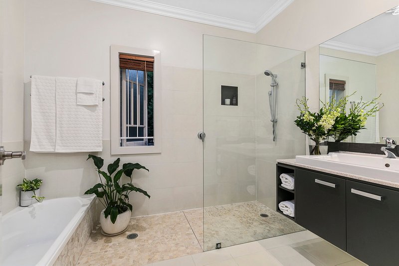 Photo - 24 Arnold Street, Holland Park QLD 4121 - Image 12