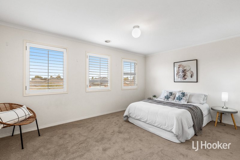 Photo - 24 Astley Crescent, Point Cook VIC 3030 - Image 12