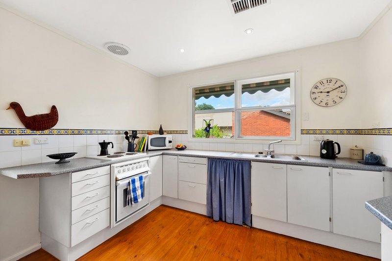 Photo - 24 Atherton Street, Downer ACT 2602 - Image 5