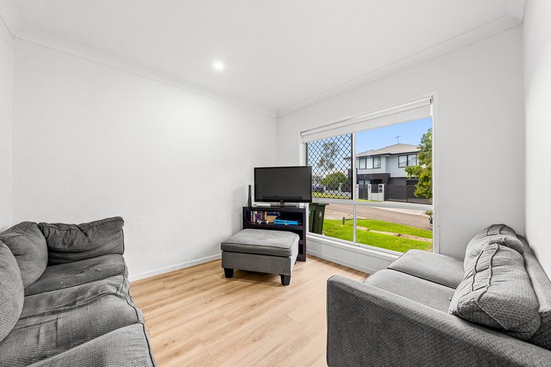 Photo - 24 Atlantic Place, Pallara QLD 4110 - Image 4