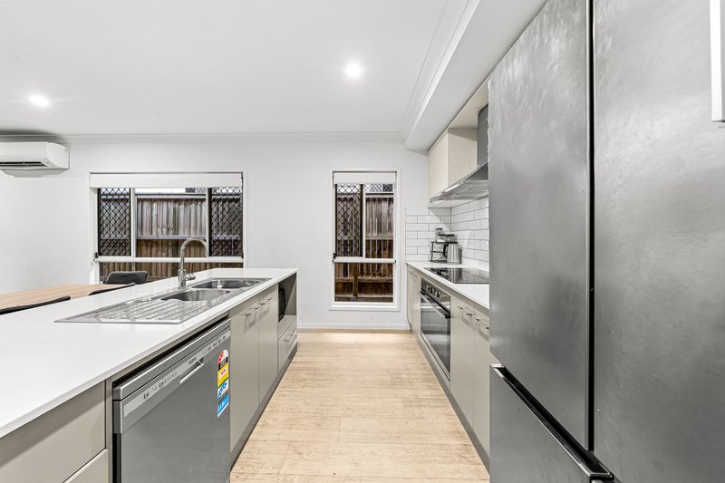 Photo - 24 Atlantic Place, Pallara QLD 4110 - Image 5