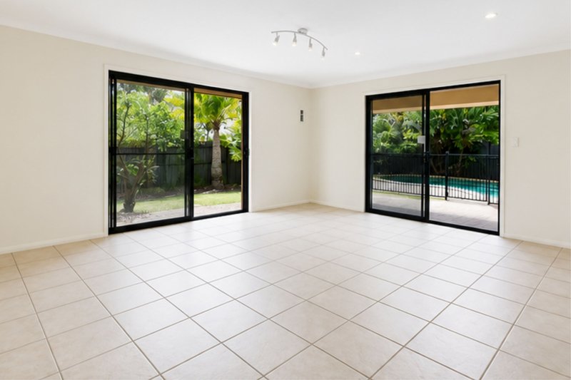 Photo - 24 Audrey Avenue, Helensvale QLD 4212 - Image 4