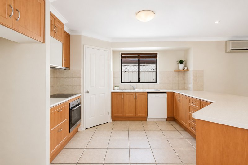 Photo - 24 Audrey Avenue, Helensvale QLD 4212 - Image 5