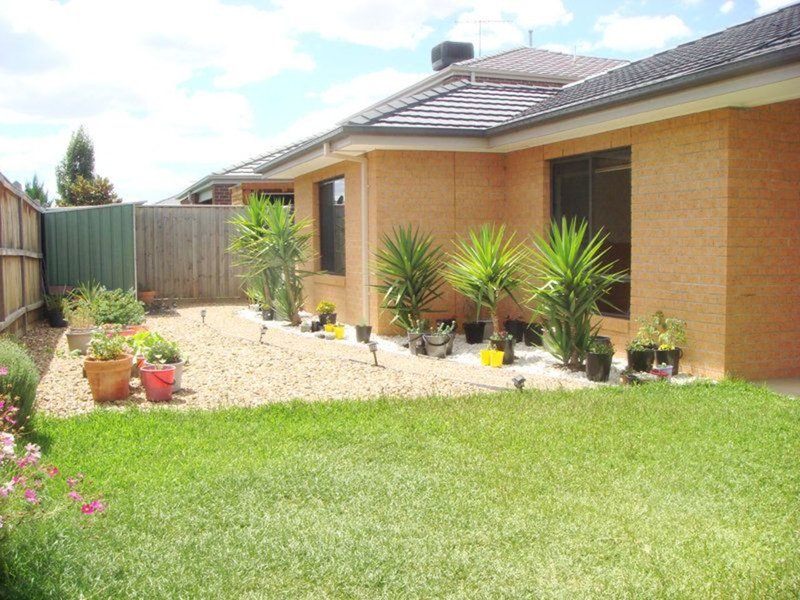 Photo - 24 Australis Drive, Williams Landing VIC 3027 - Image 8