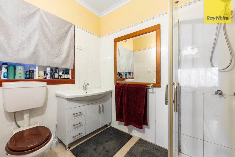 Photo - 24 Avondale Avenue, St Albans VIC 3021 - Image 7