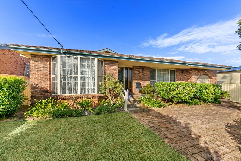 24 Avonlea Avenue, Gorokan NSW 2263