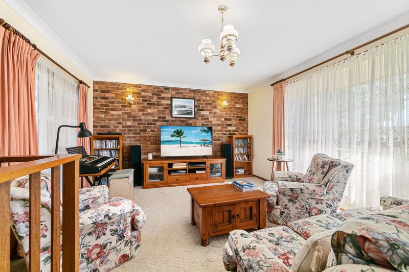 Photo - 24 Avonlea Avenue, Gorokan NSW 2263 - Image 6