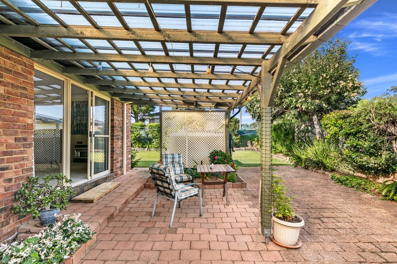 Photo - 24 Avonlea Avenue, Gorokan NSW 2263 - Image 7