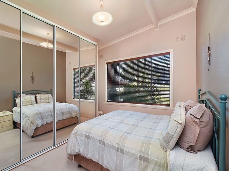 Photo - 24 Baikie Crescent, Charlestown NSW 2290 - Image 6