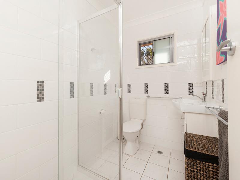 Photo - 2/4 Bakewell Street, Mount Gravatt East QLD 4122 - Image 5