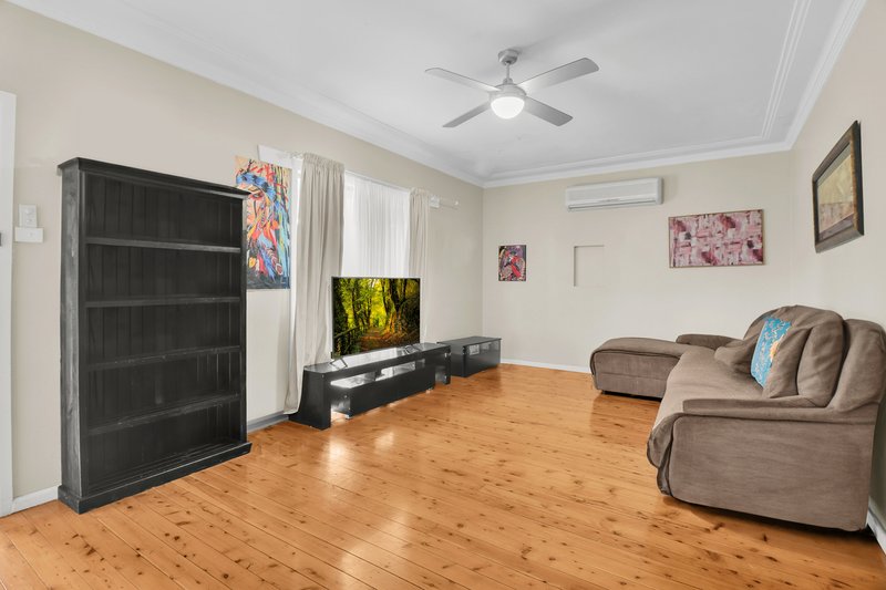 Photo - 24 Balbeek Avenue, Blacktown NSW 2148 - Image 3