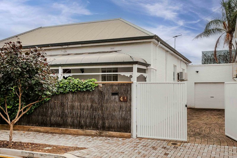 Photo - 2/4 Ballantyne Street, Thebarton SA 5031 - Image 1