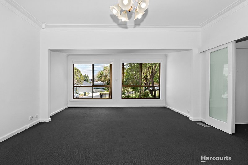 Photo - 24 Balwyn Road, Bulleen VIC 3105 - Image 2