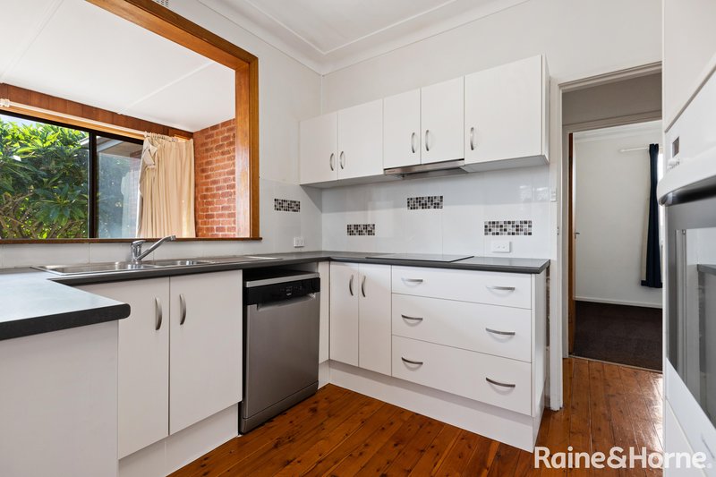 Photo - 24 Bambara Street, Toronto NSW 2283 - Image 3