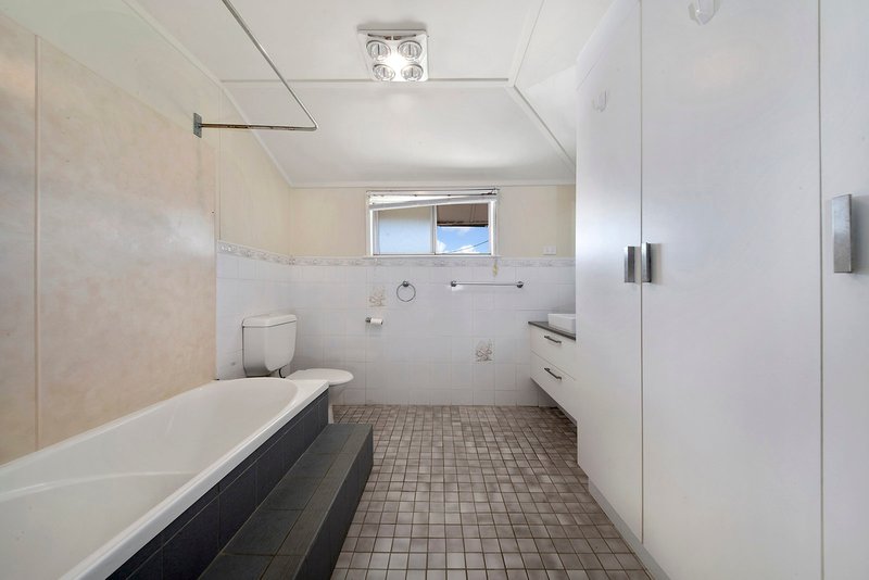 Photo - 24 Barry Street, Yeppoon QLD 4703 - Image 7