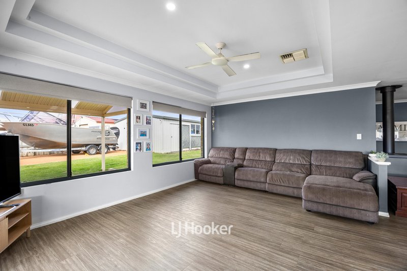 Photo - 24 Barton Drive, Australind WA 6233 - Image 18