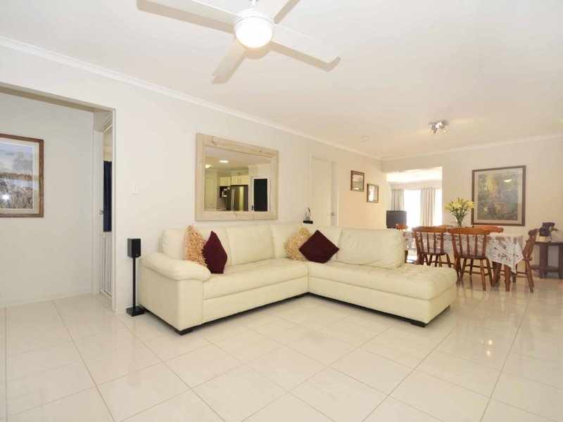 Photo - 24 Bayberry Cres , Warner QLD 4500 - Image 2