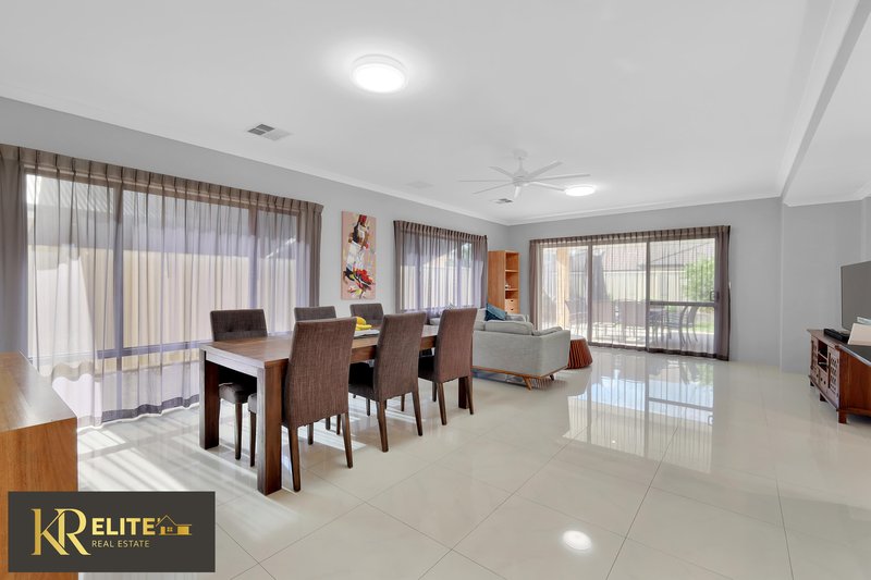 Photo - 24 Bayonne Corner, Piara Waters WA 6112 - Image 2