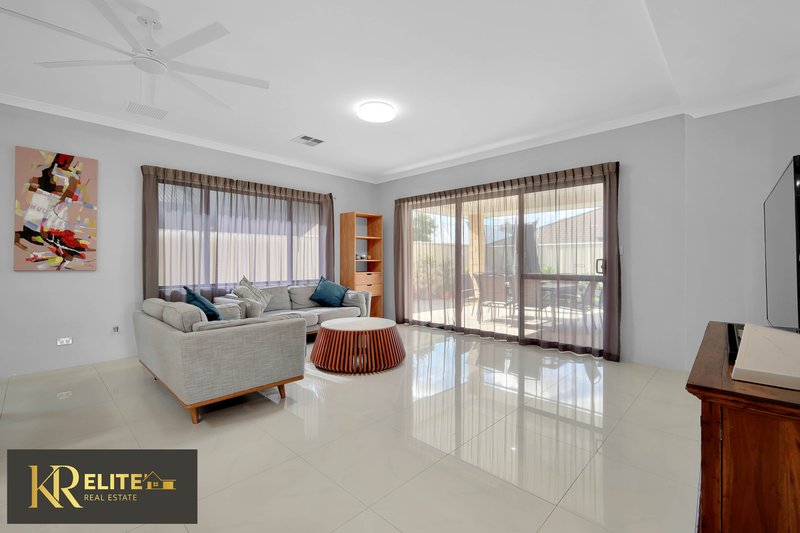 Photo - 24 Bayonne Corner, Piara Waters WA 6112 - Image 3
