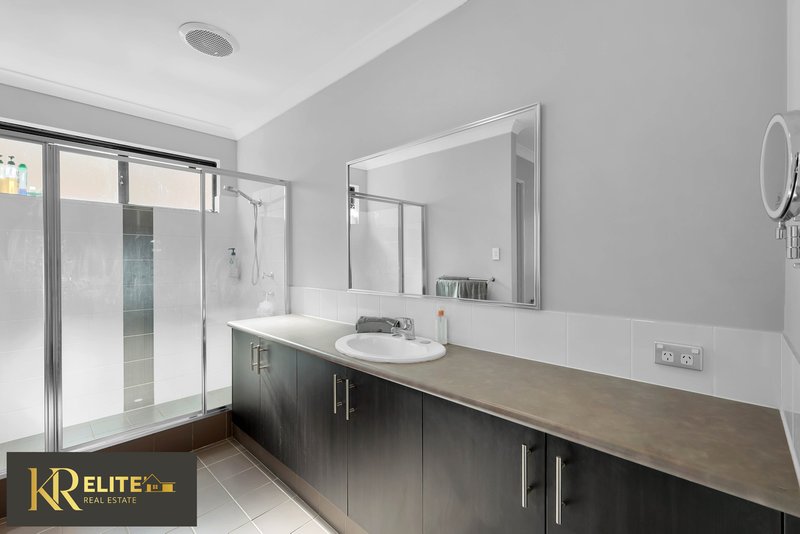 Photo - 24 Bayonne Corner, Piara Waters WA 6112 - Image 14