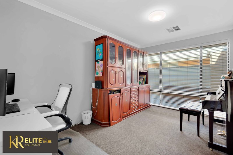Photo - 24 Bayonne Corner, Piara Waters WA 6112 - Image 18
