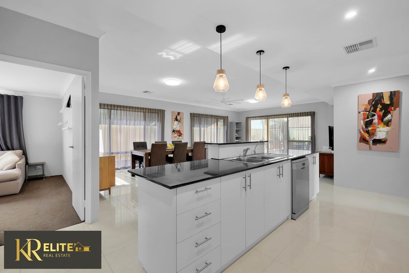 Photo - 24 Bayonne Corner, Piara Waters WA 6112 - Image 27